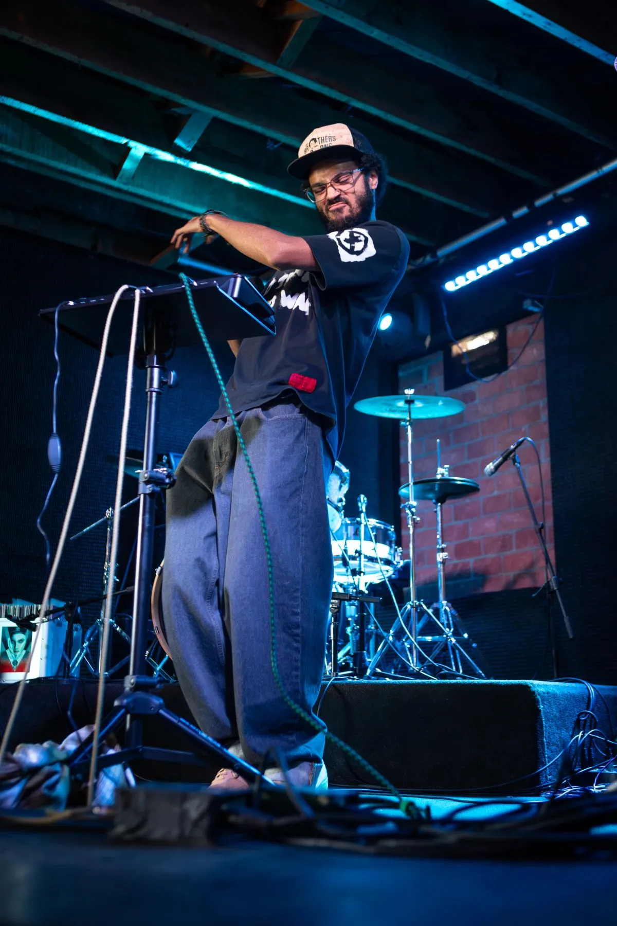 Live Sessions — still 2