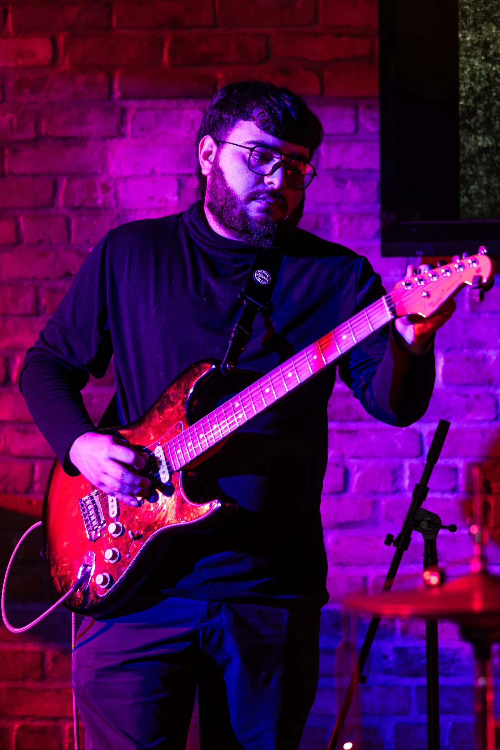 The Gravities — "Te Gusta" + "Flavours" (Live at Whiskey Girl) — photo 3